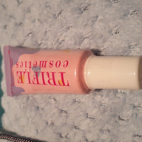 Trifle Cosmetics - Liquid Glow - Picture 3 of 3